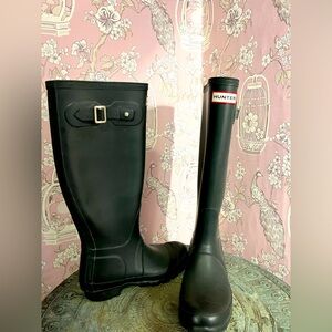 Hunter women’s tall rain boots